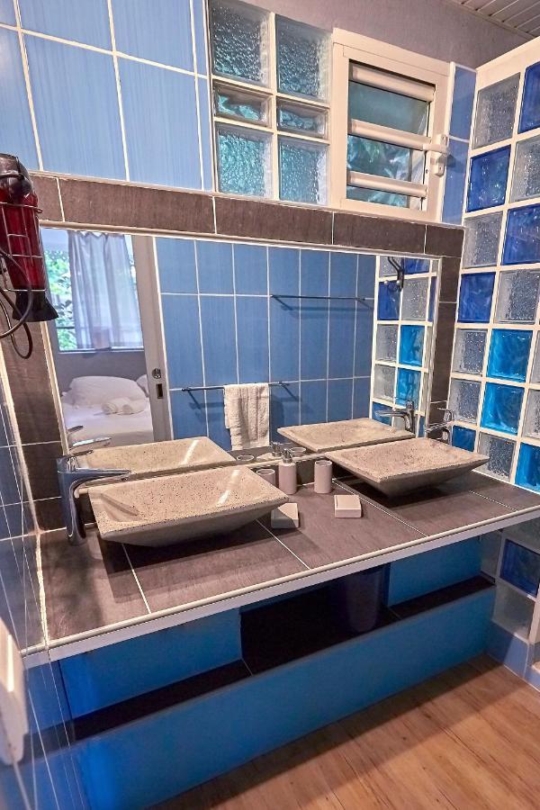 SOLEIL COUCHANT - Gîtes Deshaies Extérieur photo